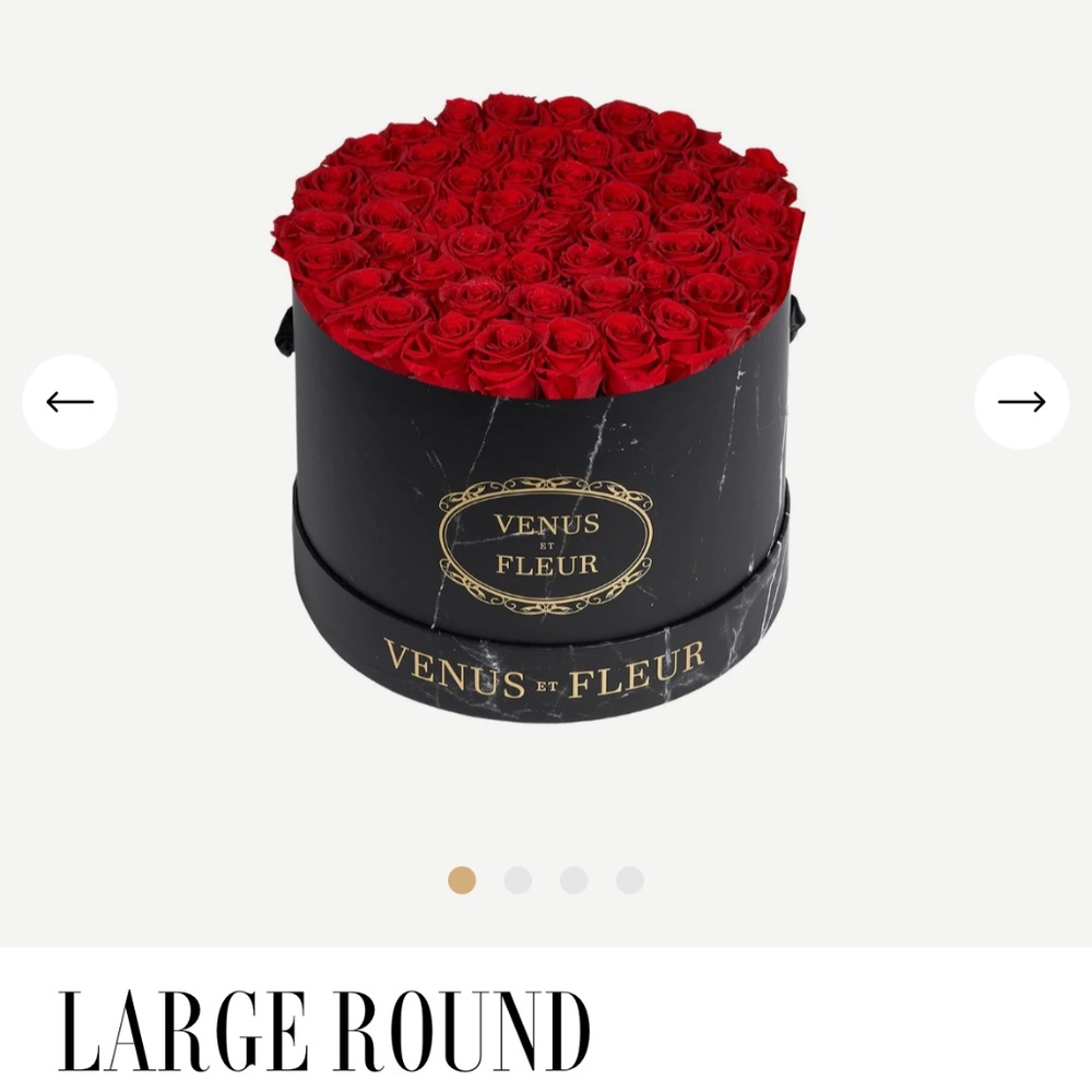 Large Round Venus Et Fleur Roses